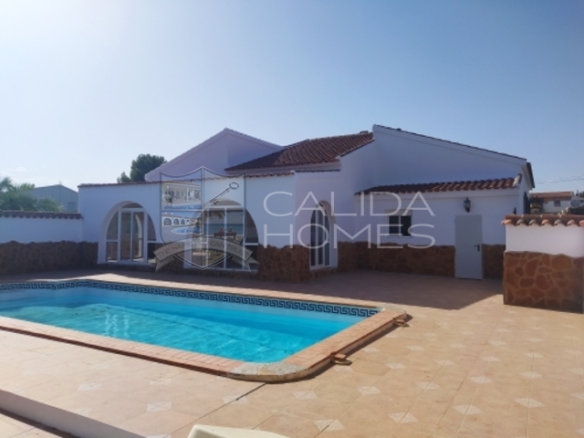 cla7432 Villa Magnolia: Resale Villa for Sale in Arboleas, Almería