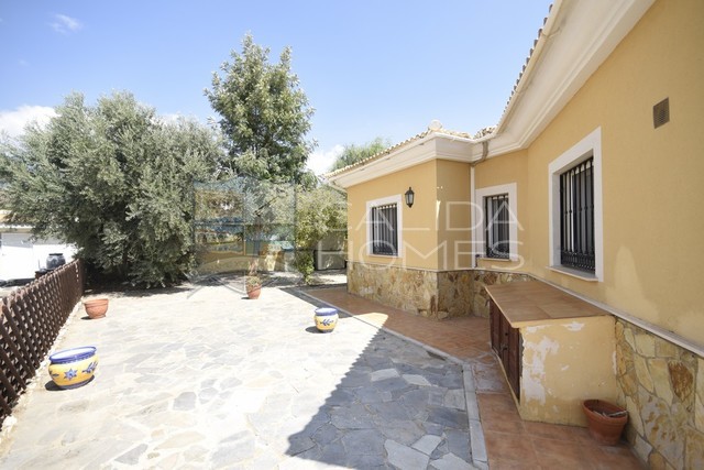 Cla7347- Villa Splendido: Resale Villa for Sale in Partaloa, Almería