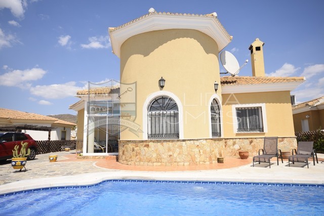 Cla7347- Villa Splendido: Herverkoop Villa te Koop in Partaloa, Almería