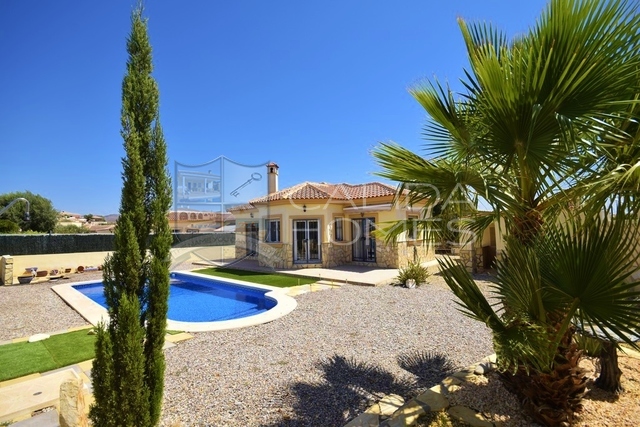 Cla7348 Villa Charm: Herverkoop Villa te Koop in Arboleas, Almería