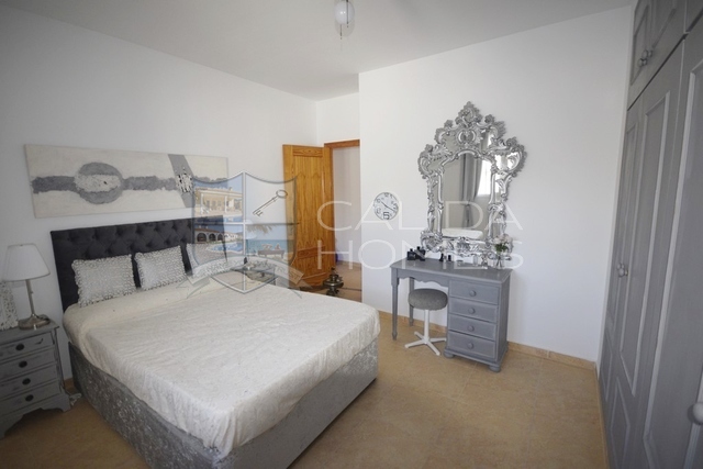cla7351 Villa Alegre: Resale Villa for Sale in Arboleas, Almería