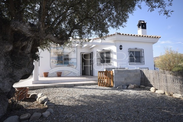 cla7351 Villa Alegre: Resale Villa for Sale in Arboleas, Almería