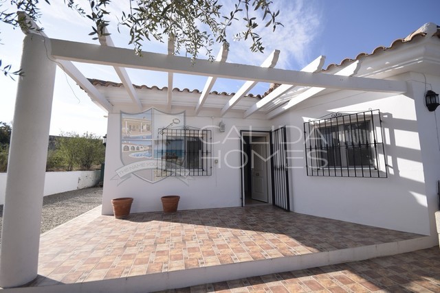 cla7351 Villa Alegre: Resale Villa for Sale in Arboleas, Almería