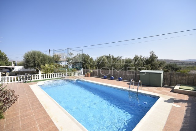 Cla7360- Villa Manzana: Resale Villa for Sale in Zurgena, Almería