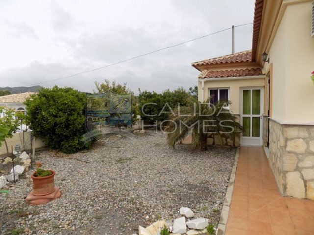 cla7362 Villa Kandela: Resale Villa for Sale in Arboleas, Almería