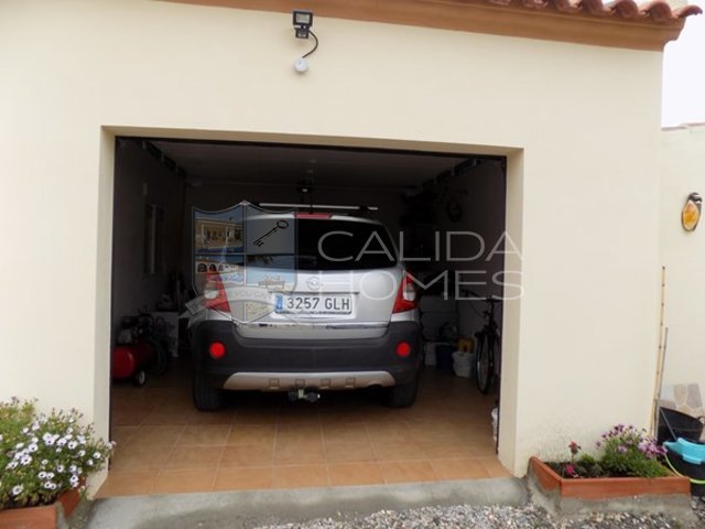 cla7362 Villa Kandela: Resale Villa for Sale in Arboleas, Almería