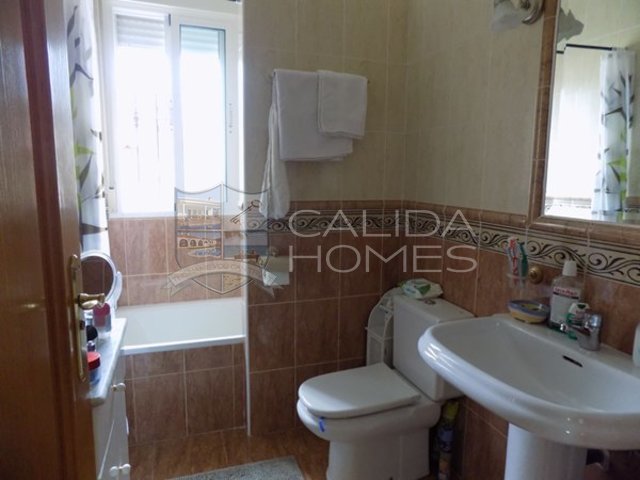 cla7362 Villa Kandela: Resale Villa for Sale in Arboleas, Almería