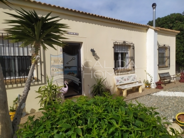 cla7365 Villa Reya de Sol: Resale Villa for Sale in Arboleas, Almería