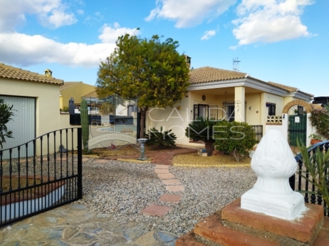 cla7379 Villa Enchantment: Resale Villa for Sale in Arboleas, Almería