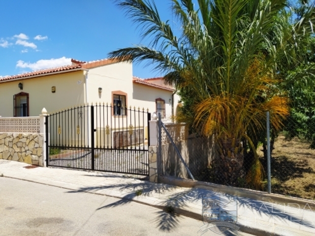 cla7393 Villa Bonita : Herverkoop Villa te Koop in Arboleas, Almería