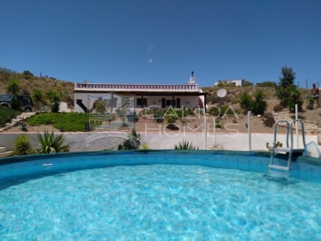 cla7401 Casa Guapa: Resale Villa for Sale in Arroyo Medina, Almería