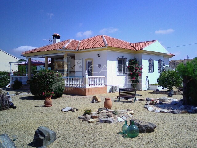 cla7437: Resale Villa for Sale in Arboleas, Almería