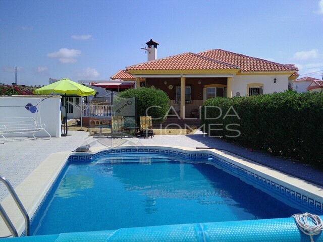 cla7437: Resale Villa for Sale in Arboleas, Almería