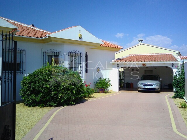 cla7437: Resale Villa for Sale in Arboleas, Almería