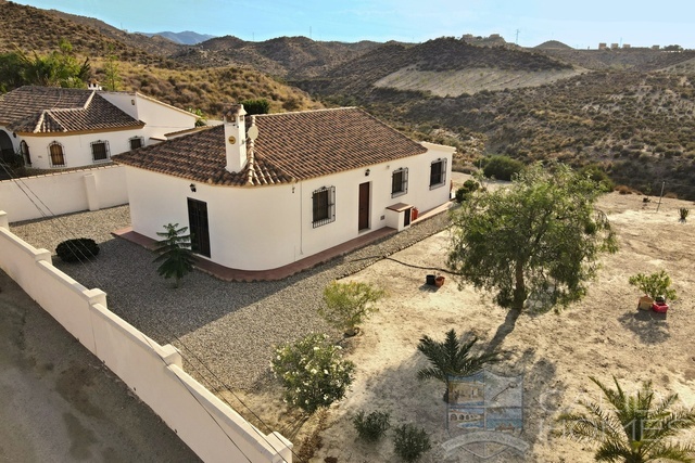 cla7448 Villa Posy : Resale Villa for Sale in Arboleas, Almería