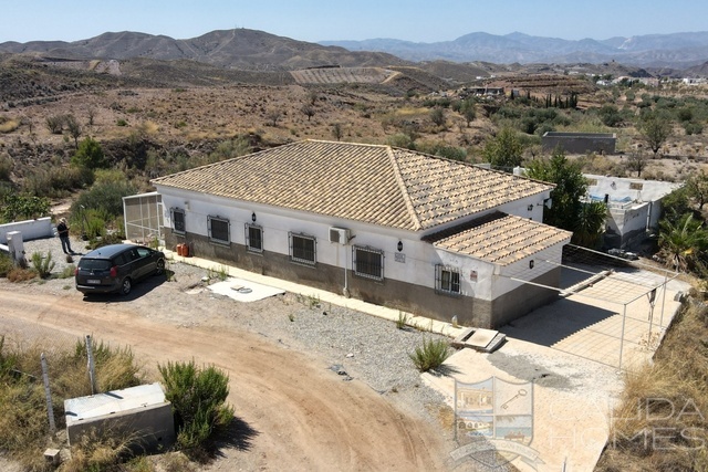 cla7458 villa Crema : Resale Villa for Sale in Albox, Almería