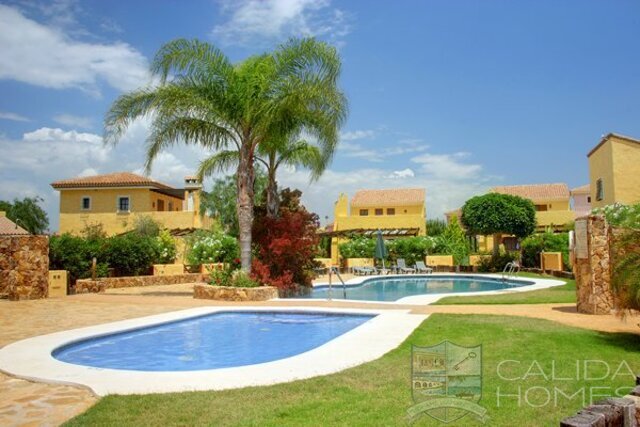 cla7502: Resale Villa for Sale in Cuevas Del Almanzora, Almería