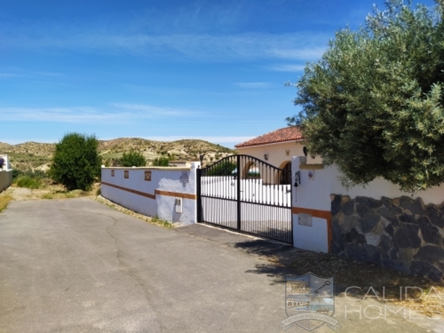 Cla7527 Villa Kristen : Resale Villa for Sale in Arboleas, Almería