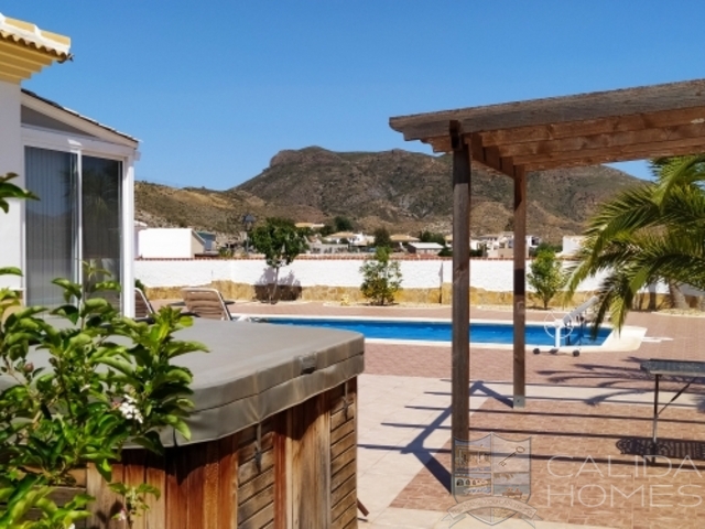 cla7529 Villa Gloriosa: Resale Villa for Sale in Arboleas, Almería