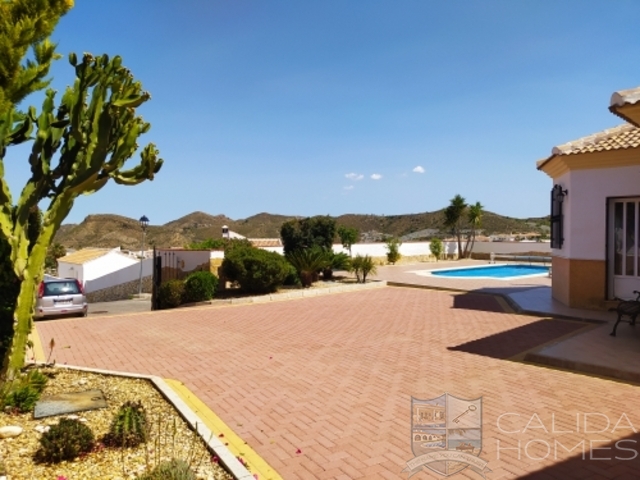 cla7529 Villa Gloriosa: Resale Villa for Sale in Arboleas, Almería