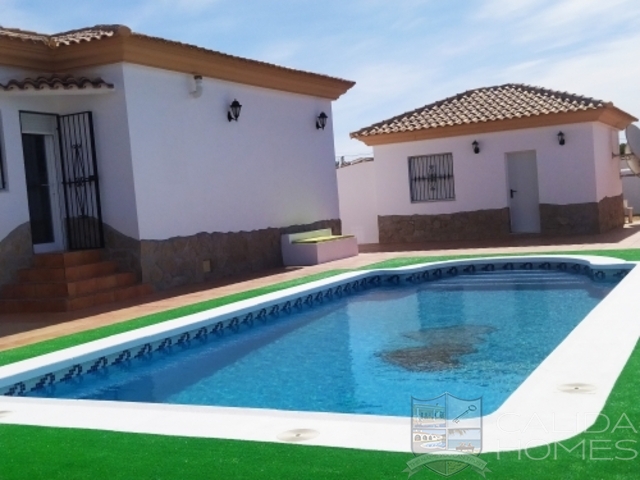 Villa Sammi: Resale Villa for Sale in Albox, Almería