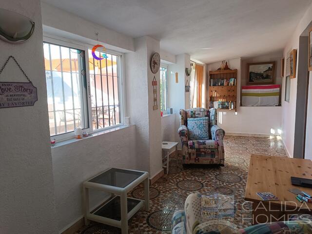 Cortijo Amarillo: Village or Town House for Sale in Arboleas, Almería