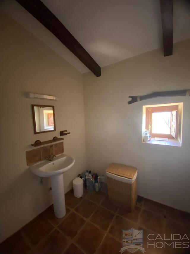 Cortijo Arbol: Detached Character House for Sale in Oria, Almería