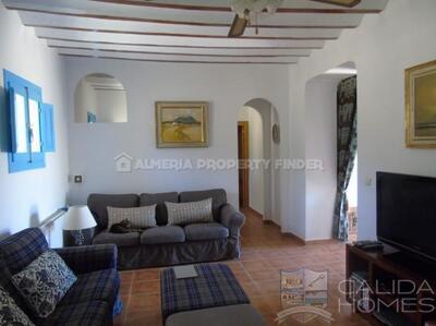 Cortijo Blanco: Detached Character House in Las Pocicas, Almería