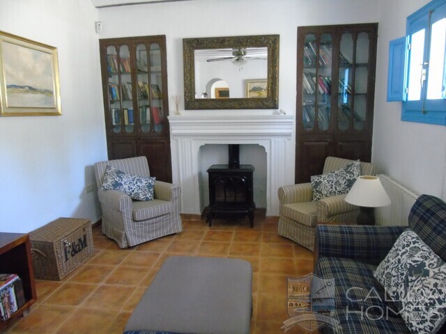 Cortijo Blanco: Detached Character House for Sale in Las Pocicas, Almería