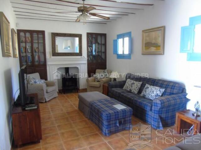 Cortijo Blanco: Detached Character House for Sale in Las Pocicas, Almería