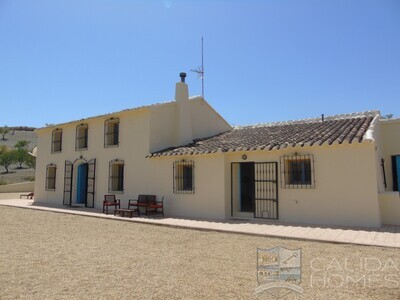 Cortijo Blanco: Detached Character House in Las Pocicas, Almería
