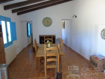 Cortijo Blanco: Detached Character House in Las Pocicas, Almería