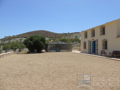 Cortijo Blanco: Detached Character House in Las Pocicas, Almería