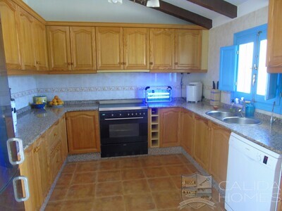 Cortijo Blanco: Detached Character House in Las Pocicas, Almería