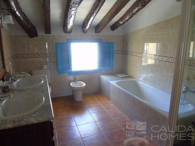 Cortijo Blanco: Detached Character House for Sale in Las Pocicas, Almería