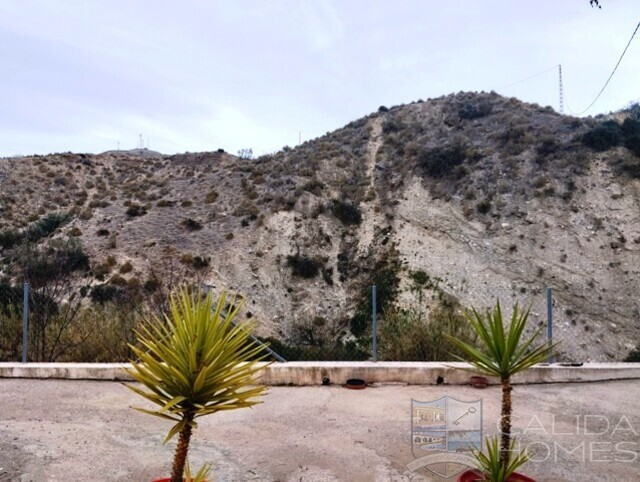 Cortijo Doris: Terraced Country House for Sale in Cantoria, Almería