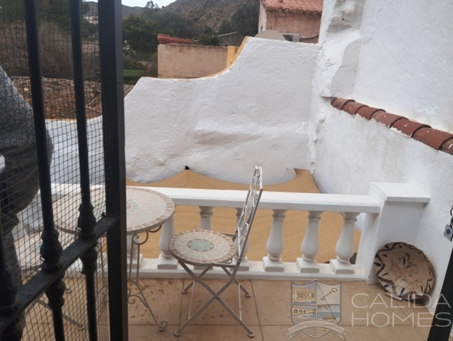 Cortijo Doris: Terraced Country House for Sale in Cantoria, Almería