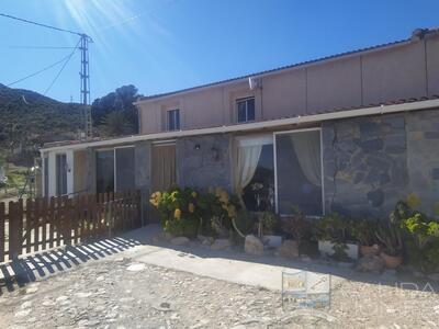 Cortijo Familia: Detached Character House in Almanzora, Almería