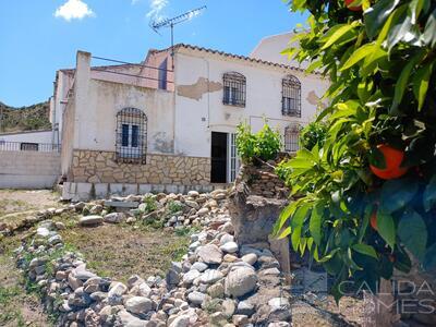 Cortijo Meadow: Terraced Country House in Arboleas, Almería