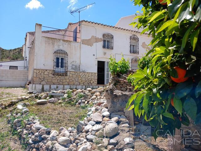 Cortijo Meadow: Terraced Country House for Sale in Arboleas, Almería