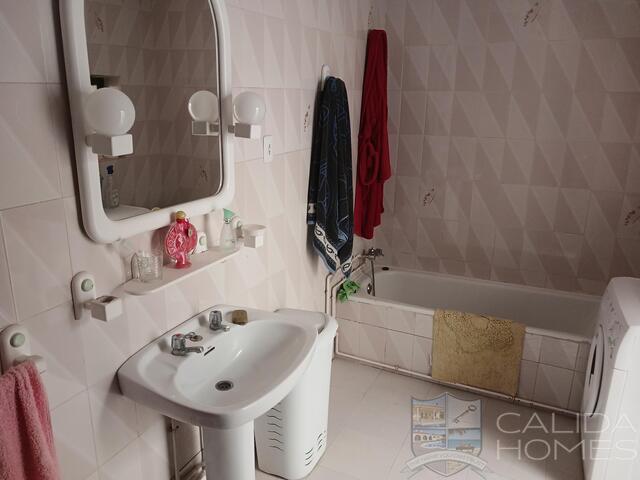 Cortijo Meadow: Terraced Country House for Sale in Arboleas, Almería
