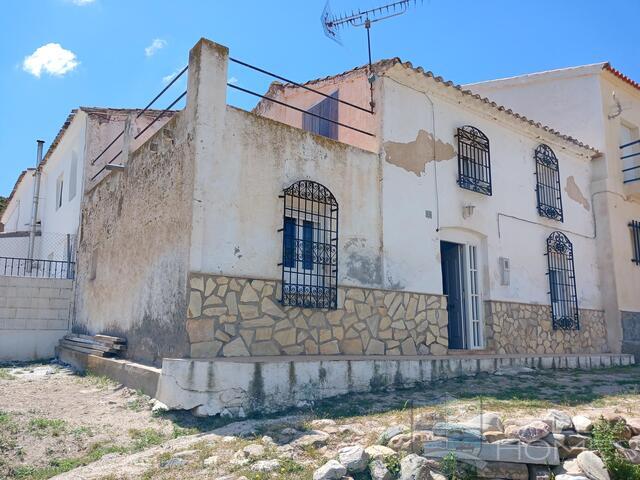 Cortijo Meadow: Terraced Country House for Sale in Arboleas, Almería