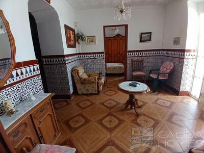 Cortijo Meadow: Terraced Country House in Arboleas, Almería