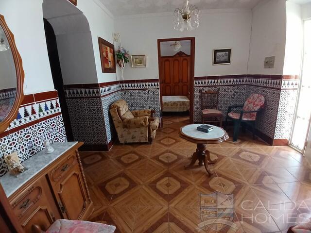 Cortijo Meadow: Terraced Country House for Sale in Arboleas, Almería