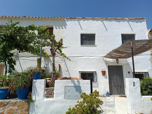 Cortijo Oleander : Maison de village ou de ville à vendre dans Fines, Almería