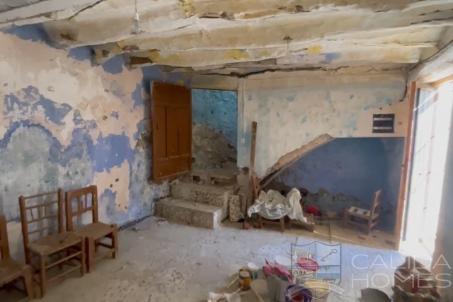 Cortijo Quiles: Vrijstaande Huis met Karakter te Koop in Oria, Almería