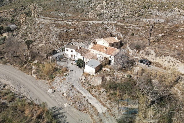 Cortijo Quiles: Detached Character House for Sale in Oria, Almería