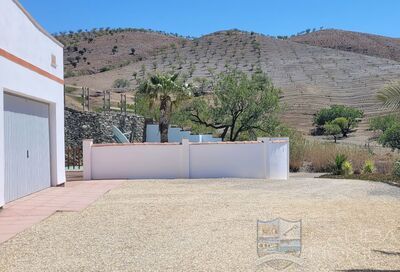 Cortijo Taberno: Detached Character House in Taberno, Almería