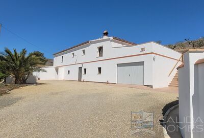 Cortijo Taberno: Detached Character House in Taberno, Almería