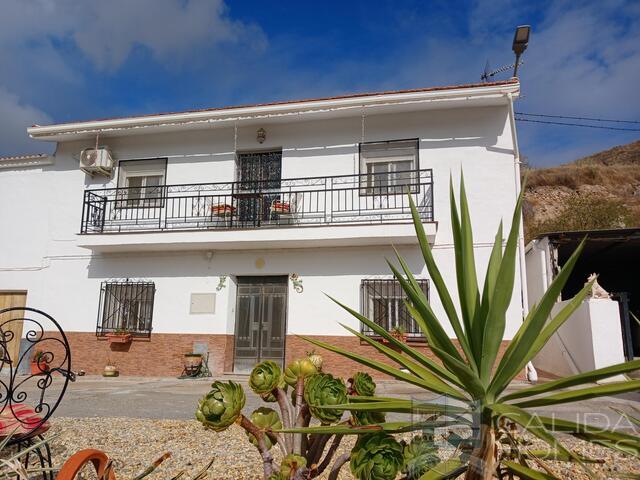 Cortijo Tranquila: Village or Town House for Sale in Cantoria, Almería Cortijo Tranquila: Village or Town House for Sale in Cantoria, Almería